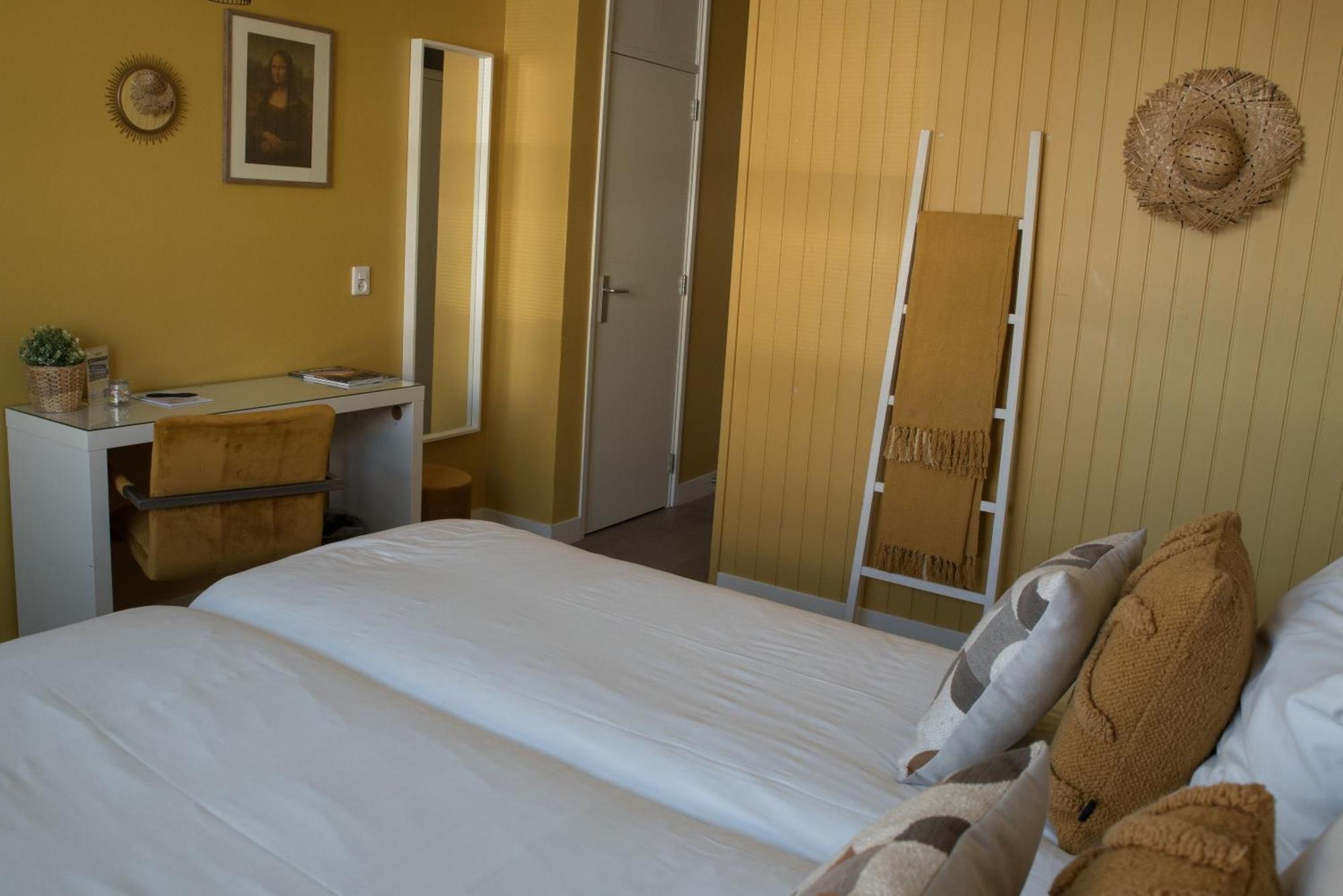 Aan Zee Hotel
